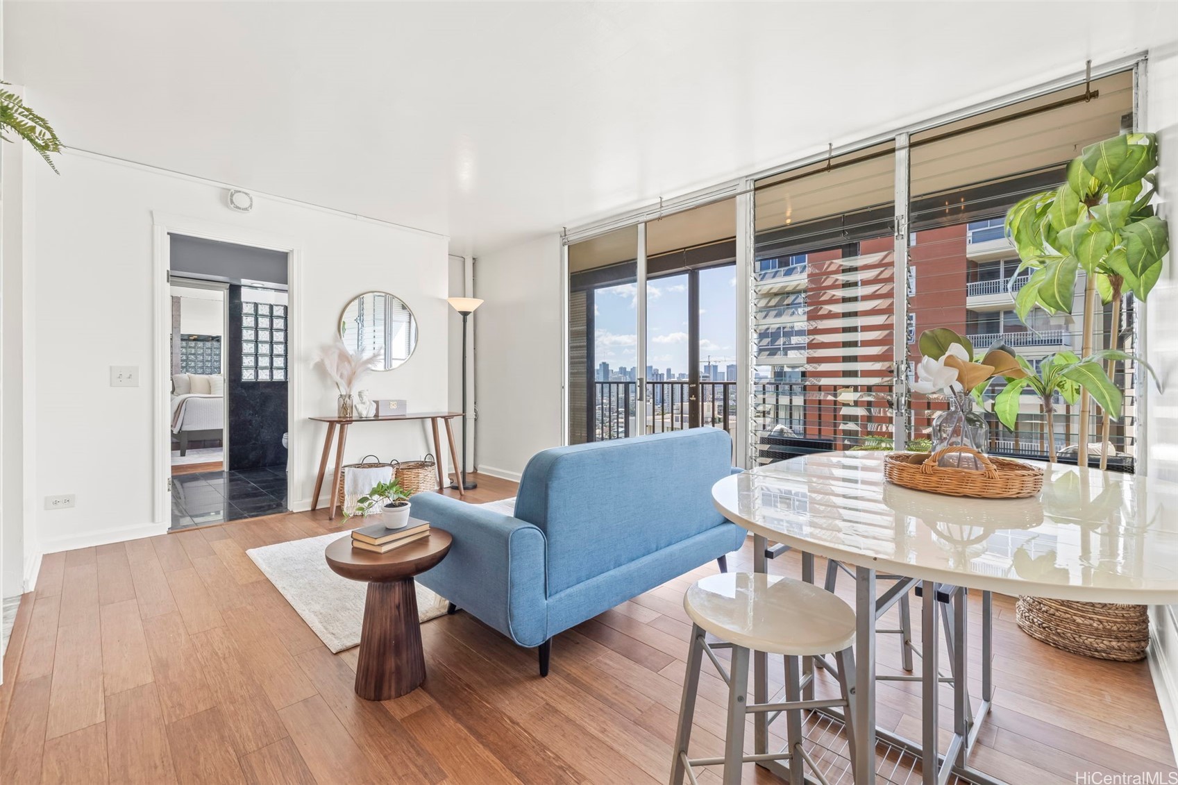 2754 Kuilei Street 2002