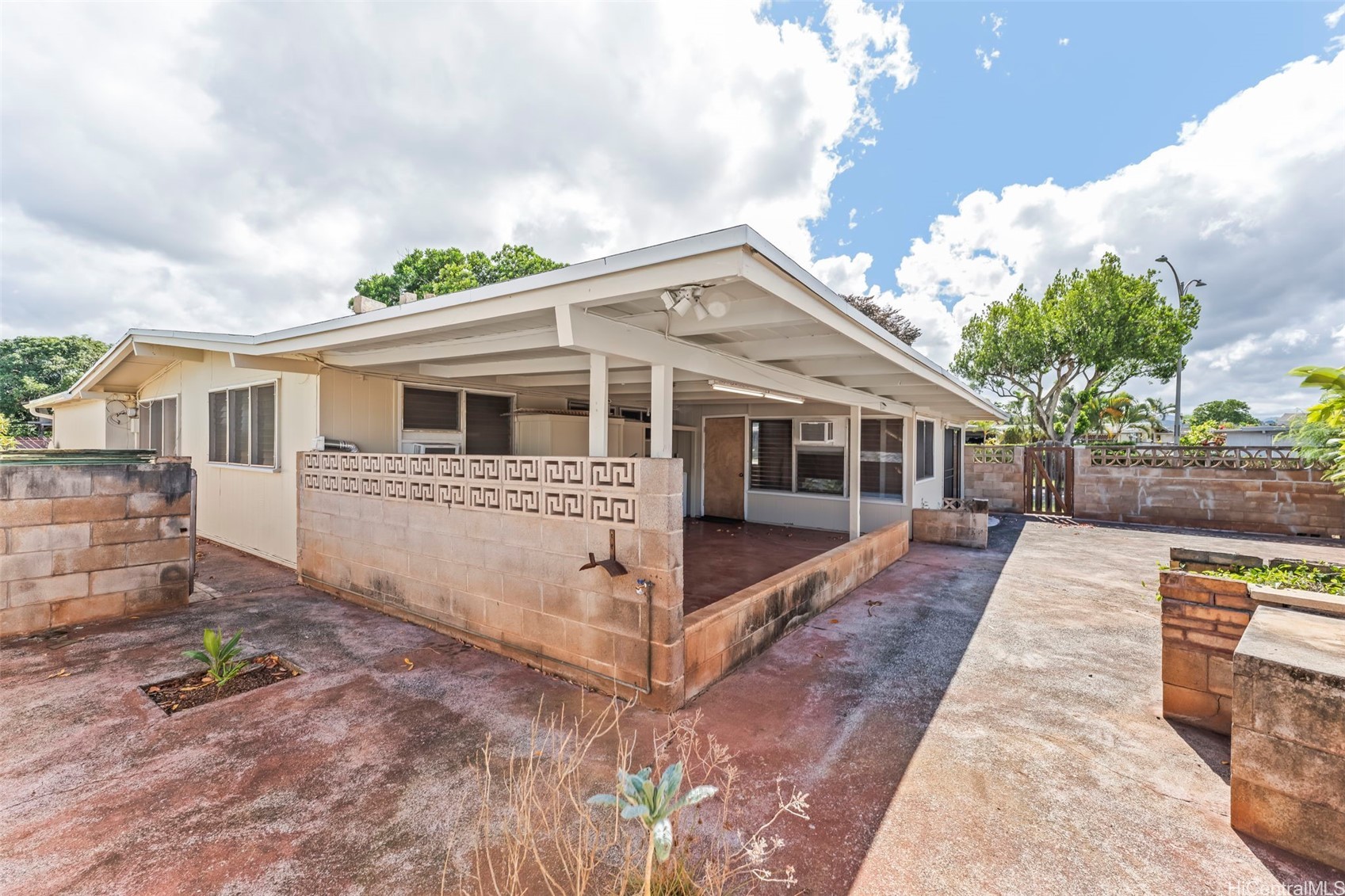2093 Aaniu Loop