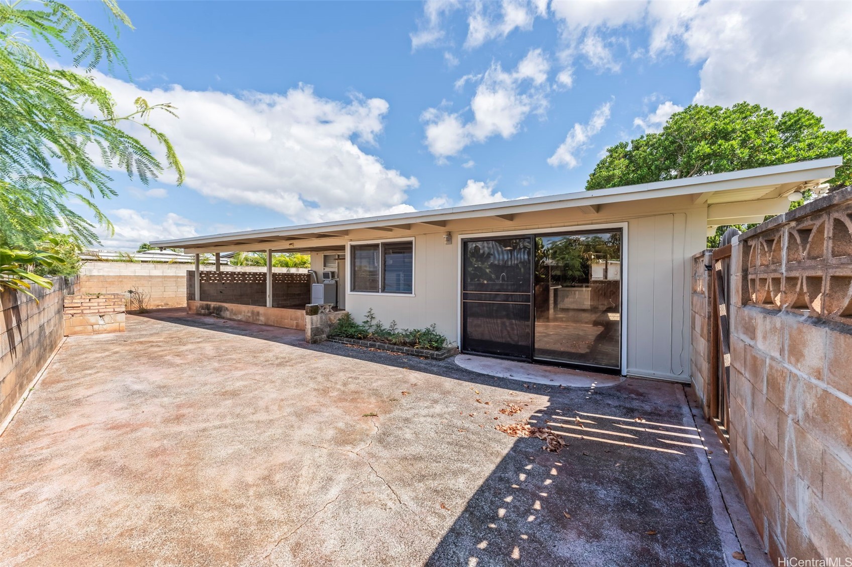 2093 Aaniu Loop