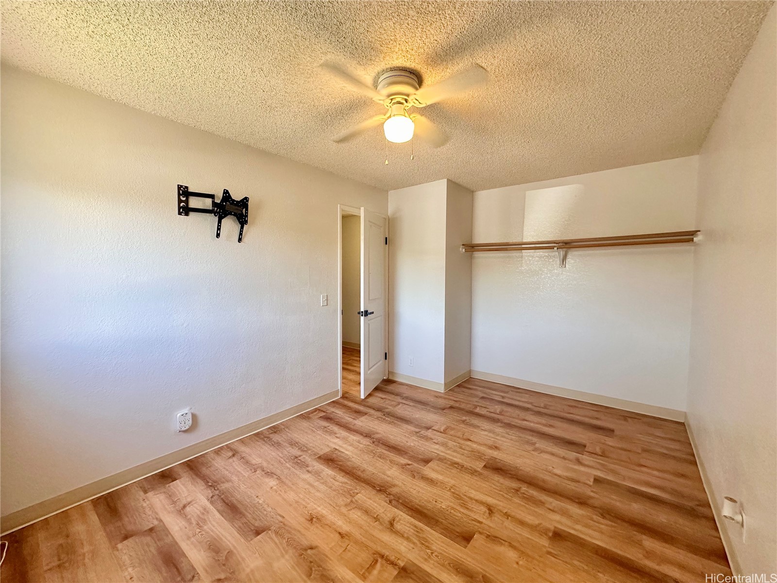 94-765 Meheula Parkway 24D