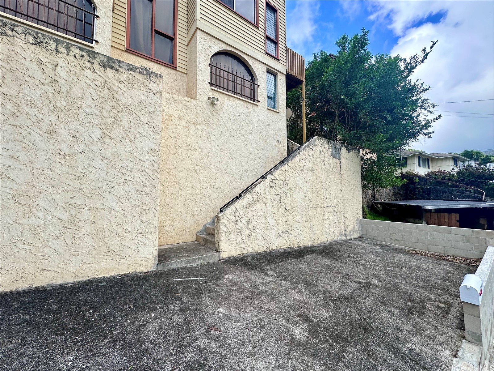 2374 Gardenia Street