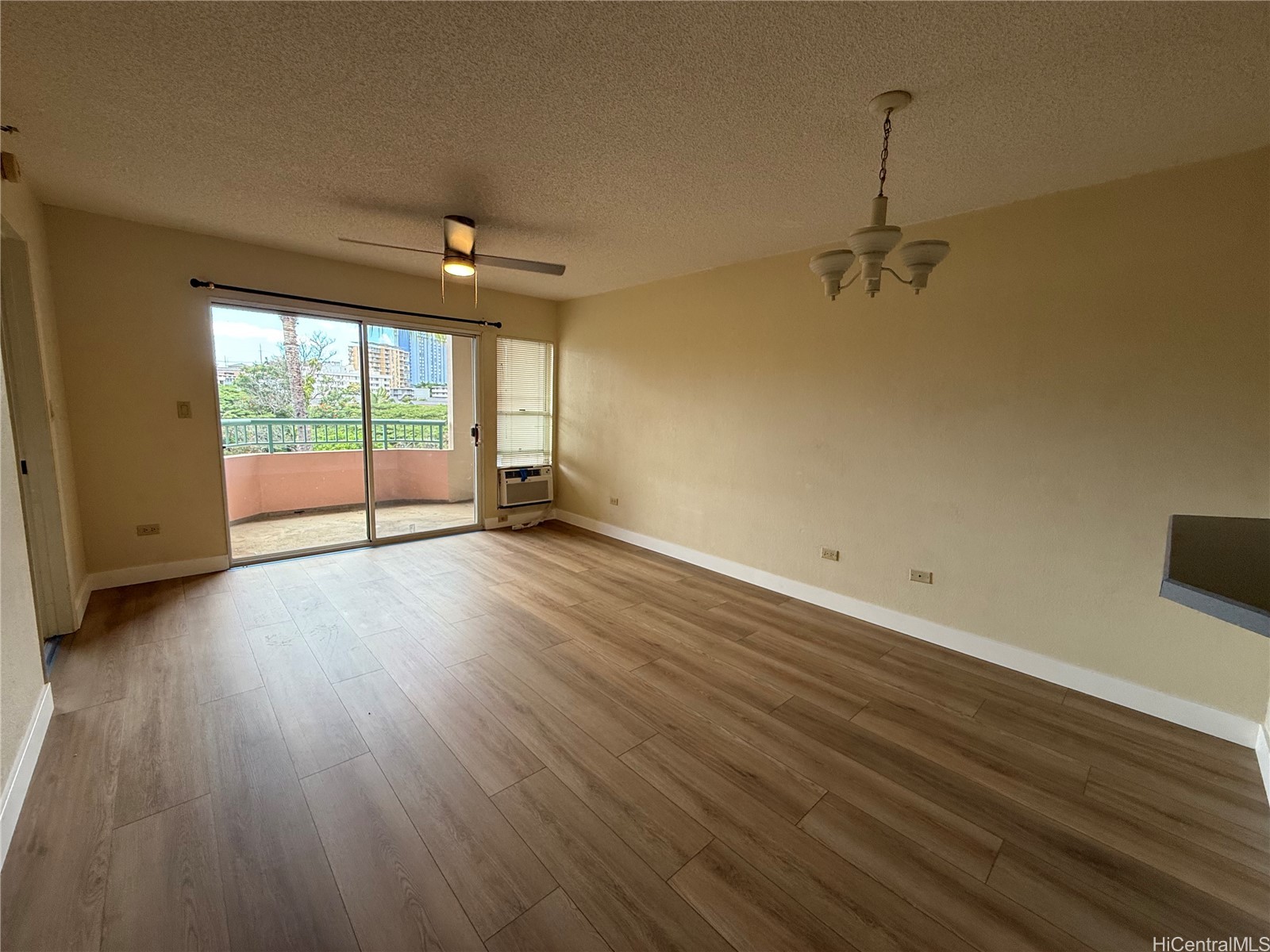 1090 Ala Napunani Street 408