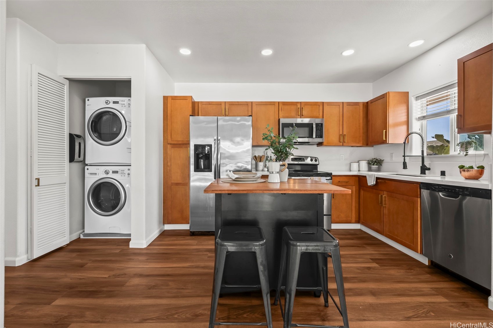 1178 Kukulu Street 904