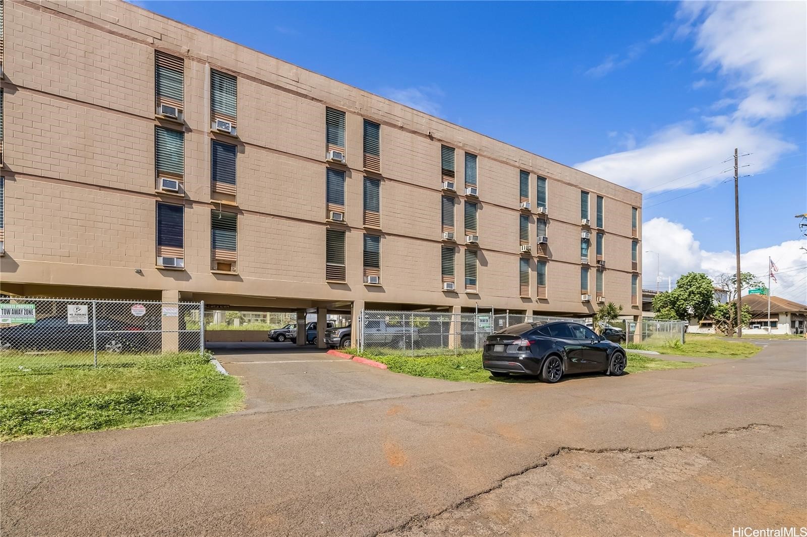 834 Lehua Avenue 305