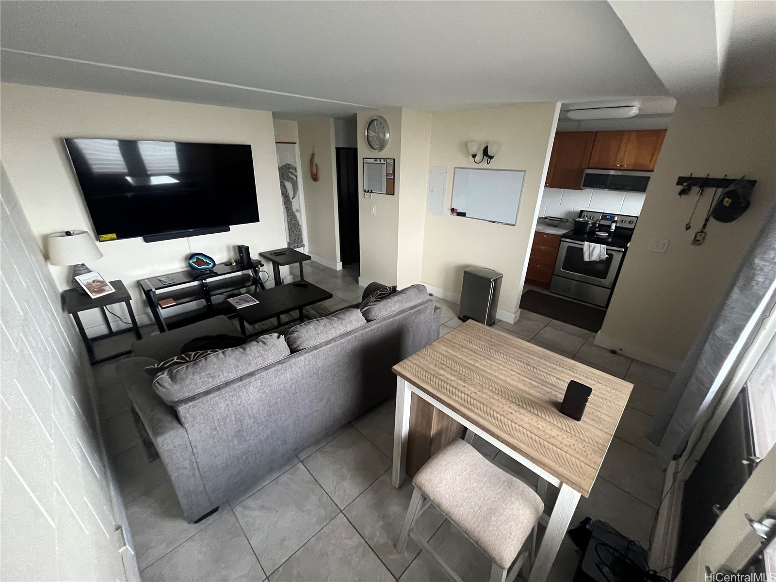 834 Lehua Avenue 305