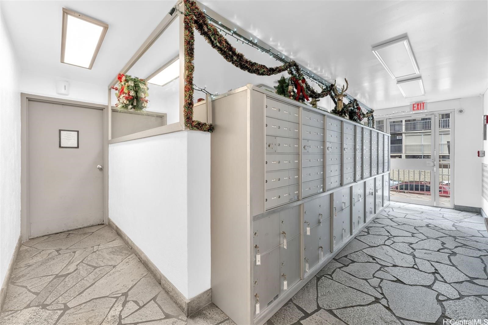 824 Kinau Street 809