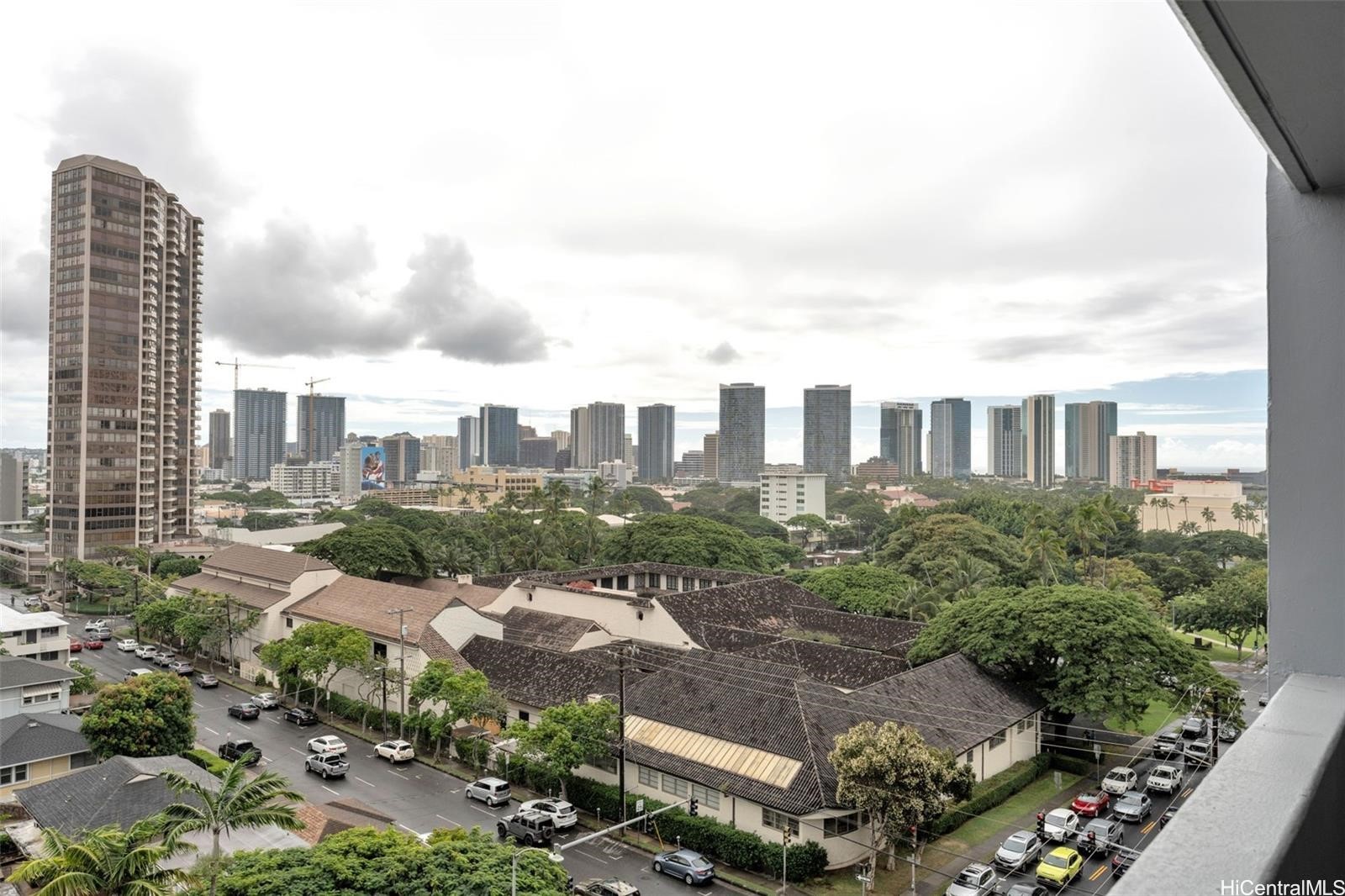 824 Kinau Street 809