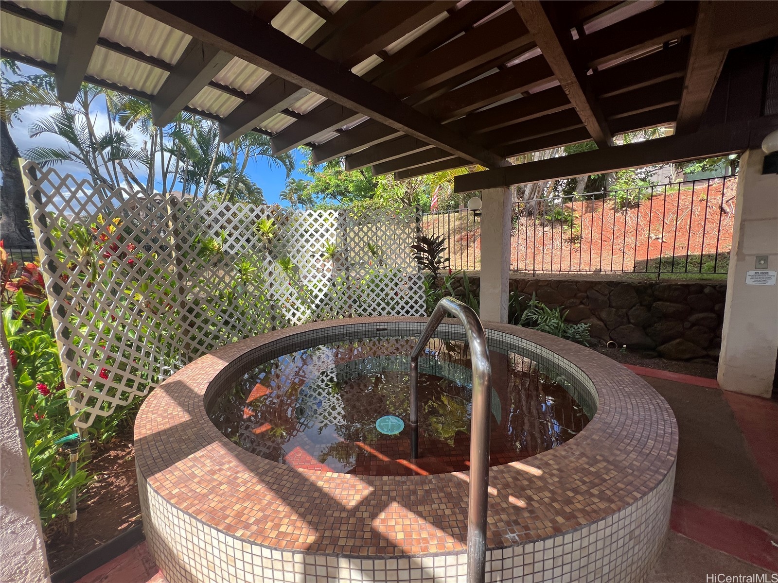 98-1961 A Kaahumanu Street