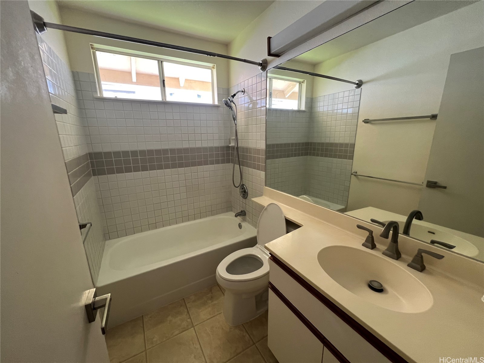 98-1961 A Kaahumanu Street