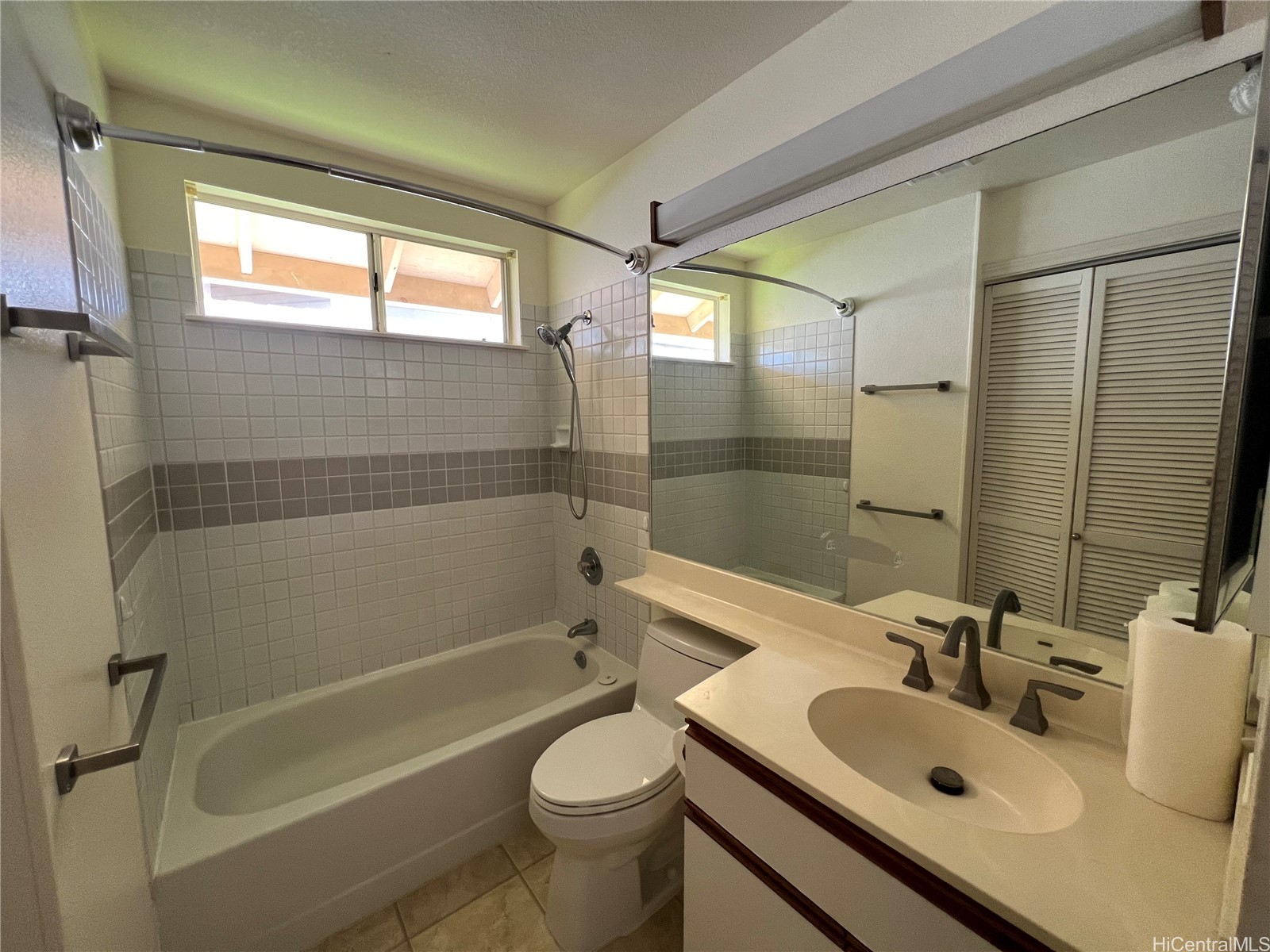 98-1961 A Kaahumanu Street