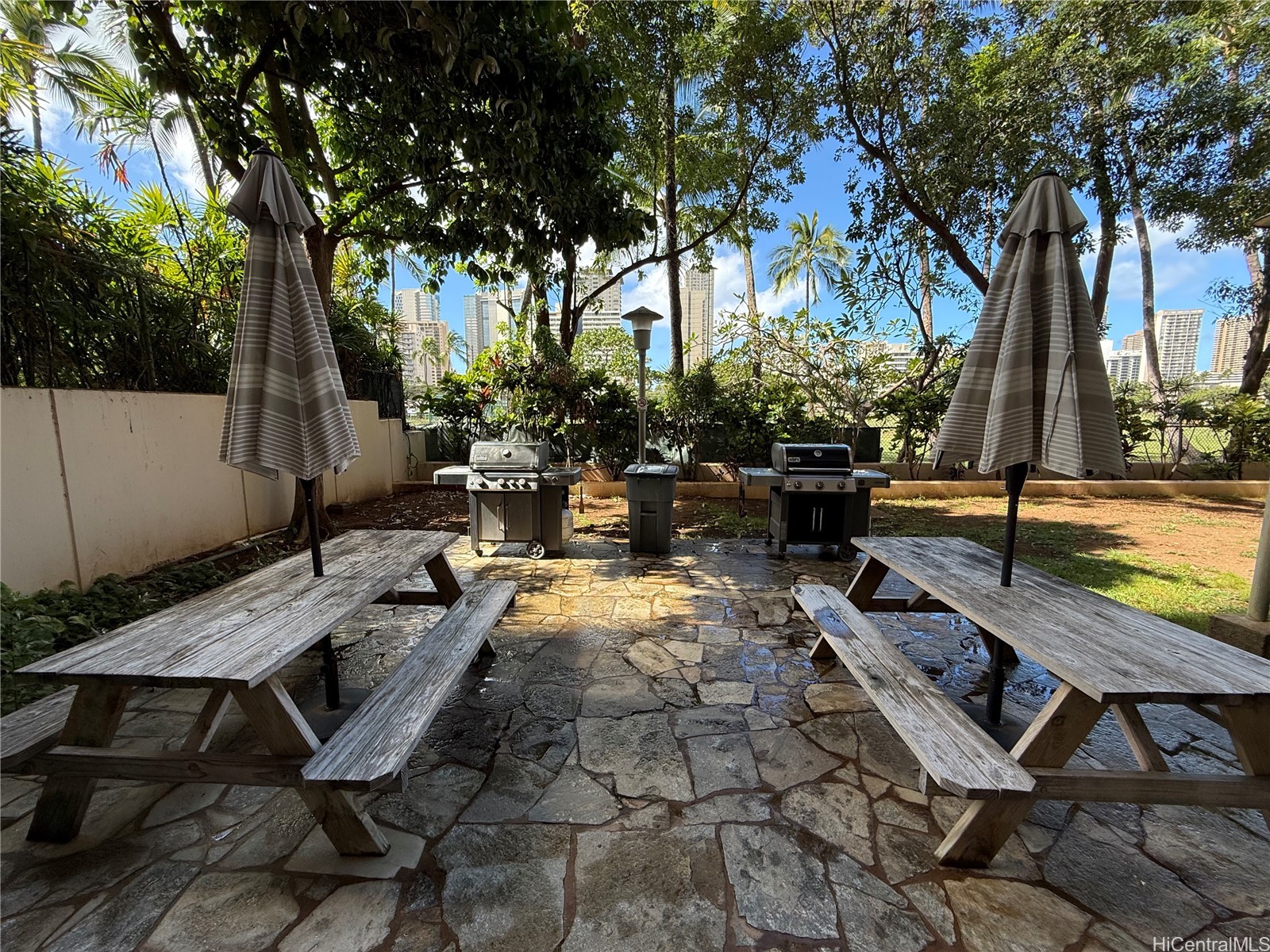 500 University Avenue 930