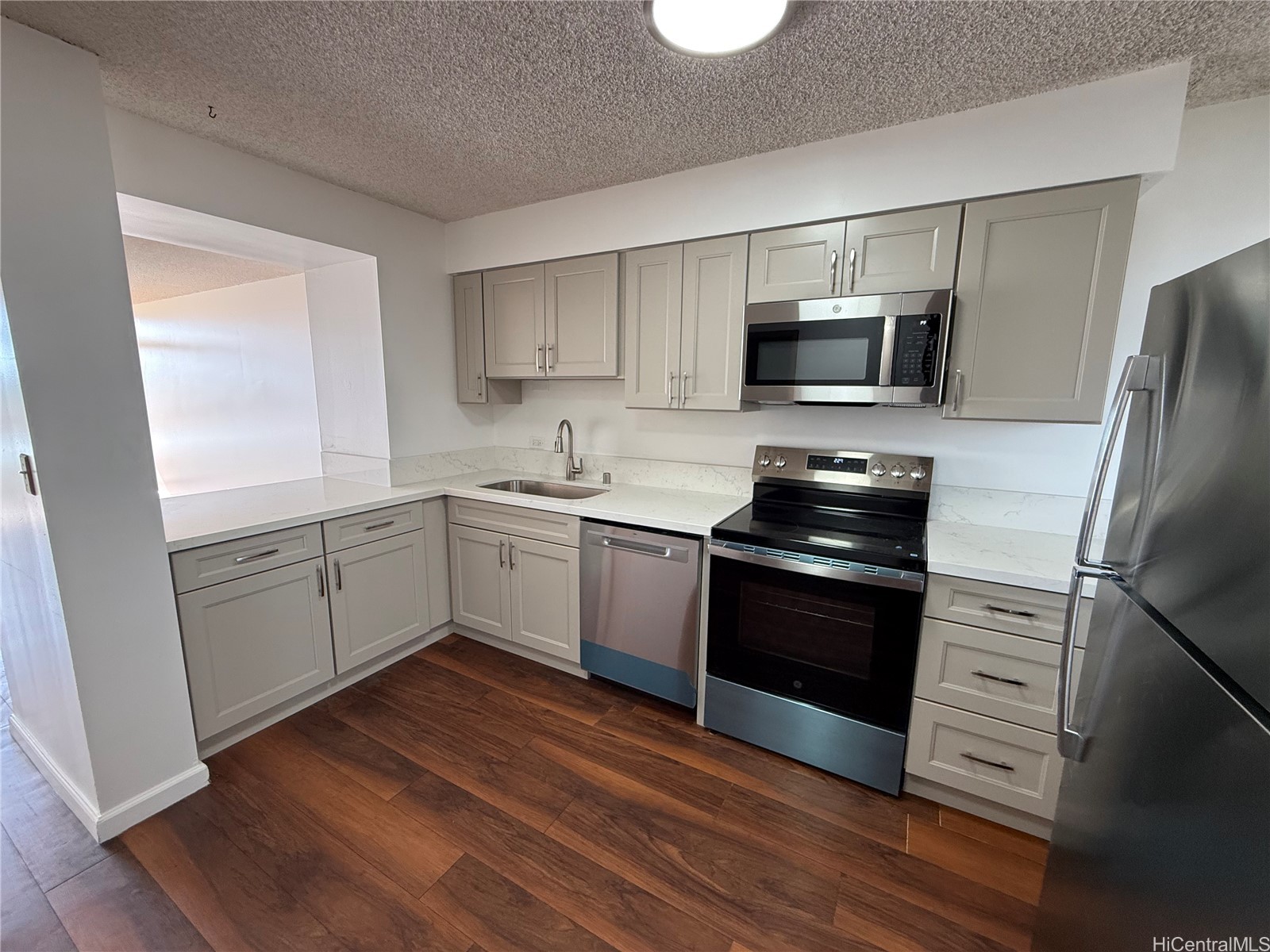 500 University Avenue 930