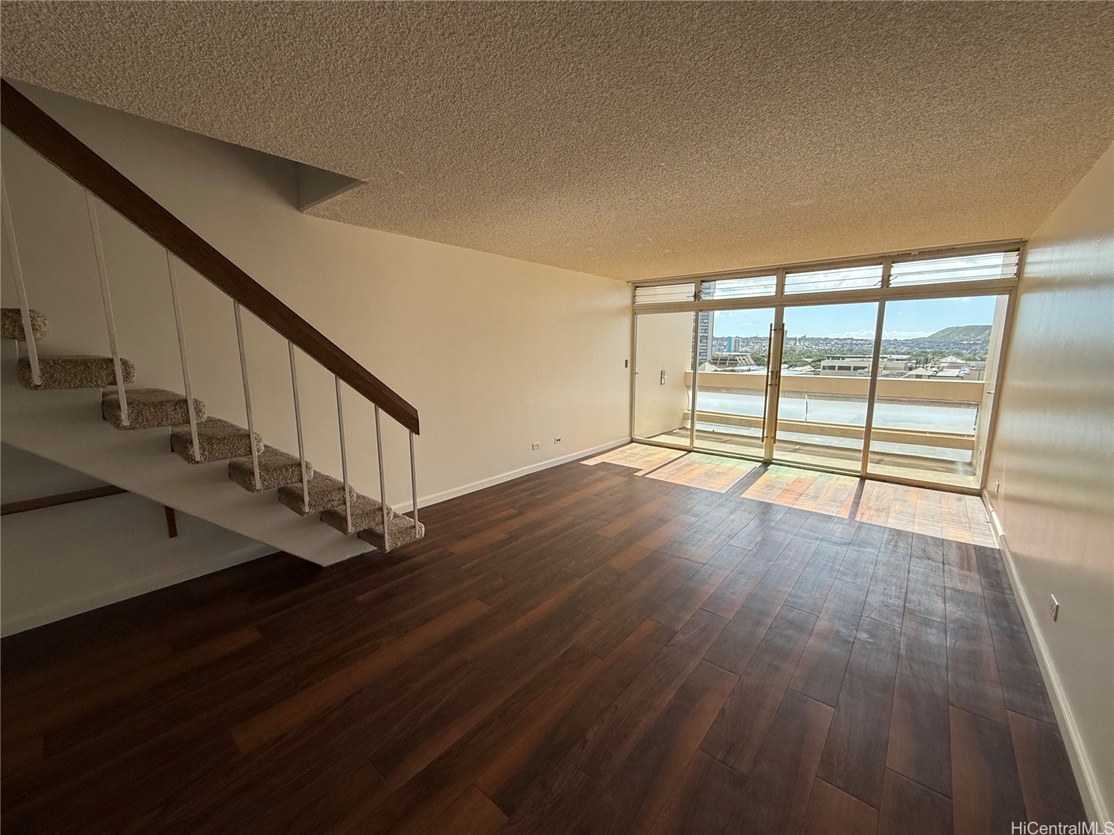 500 University Avenue 930