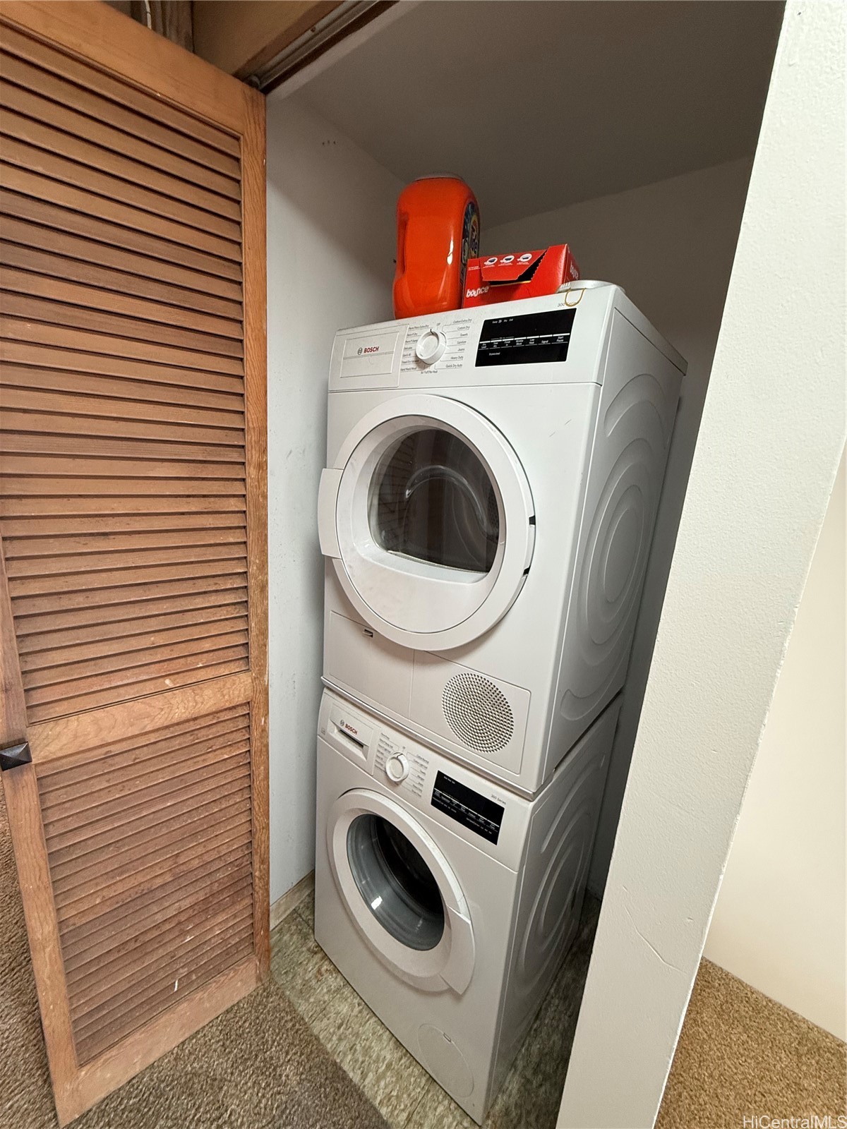 500 University Avenue 930