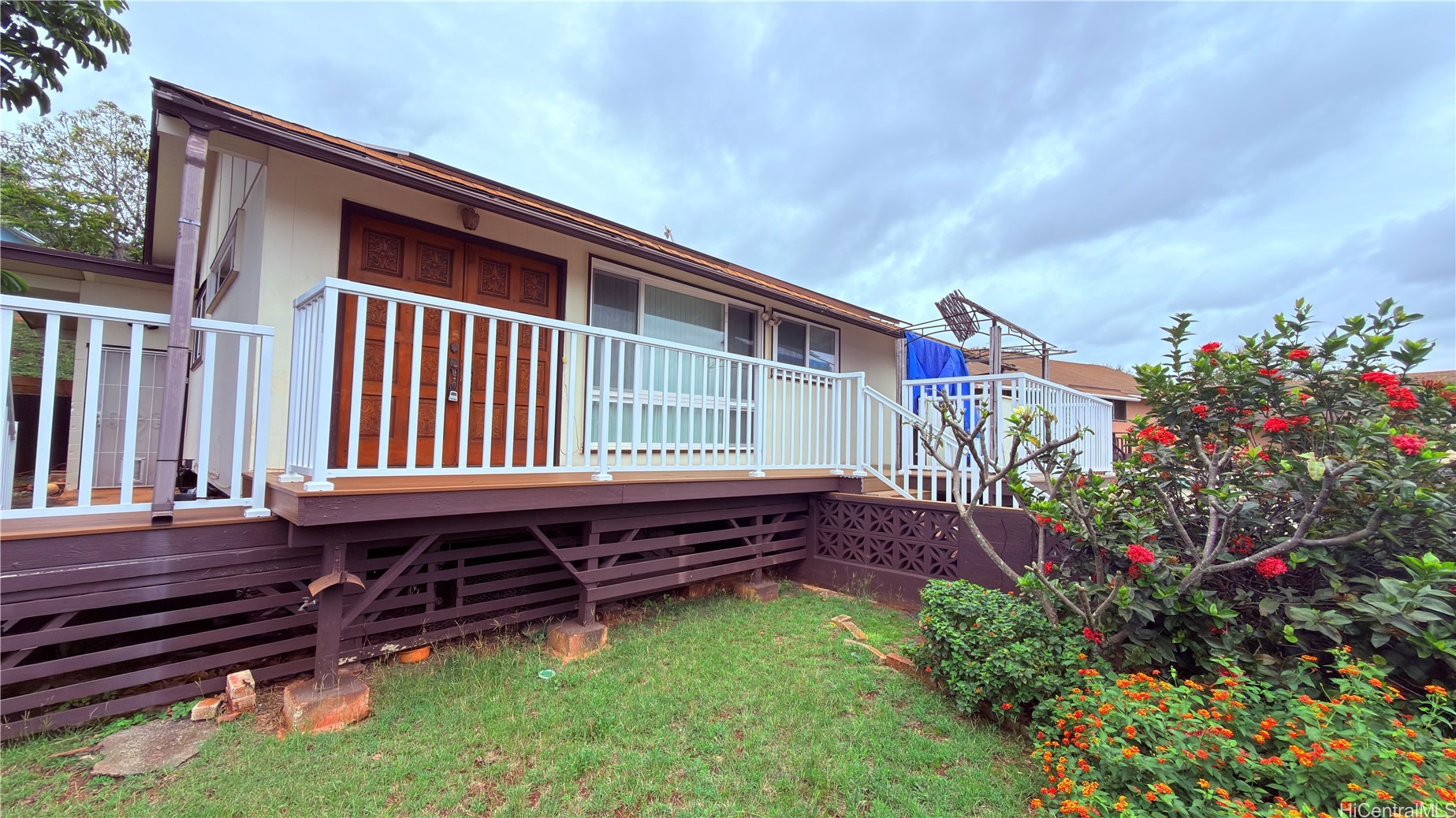 94-1086 Lumihoahu Street Upstairs