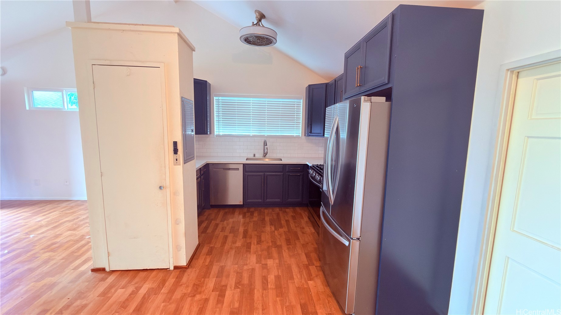 94-1086 Lumihoahu Street Upstairs