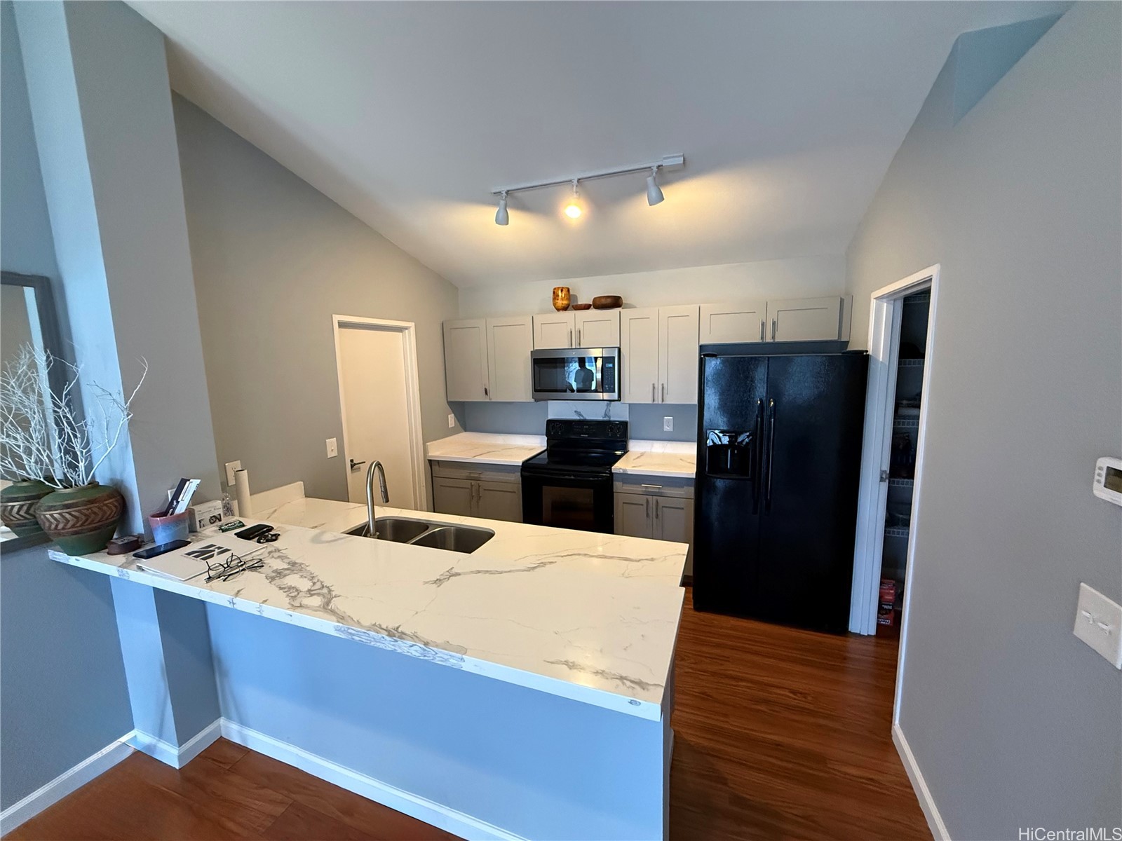 91-1489 Kaieleele Street