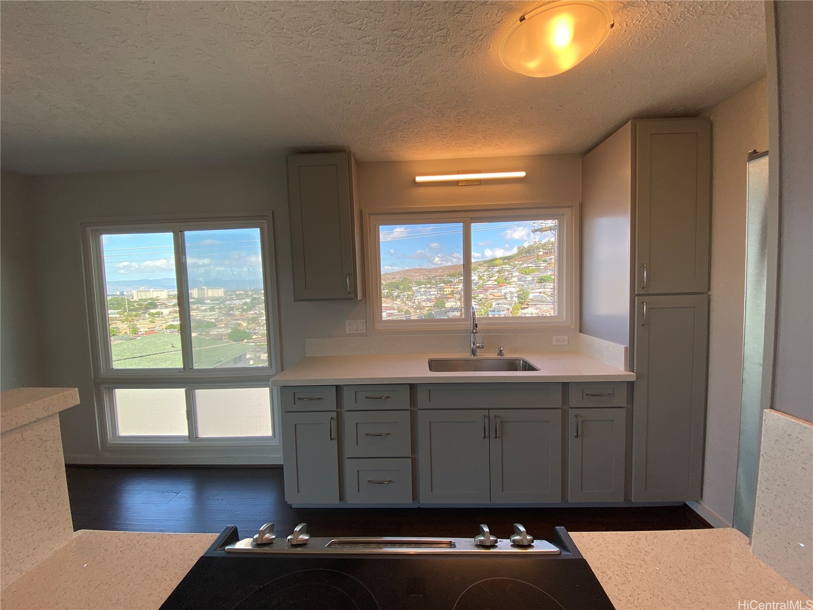 1905 Naio Street 1