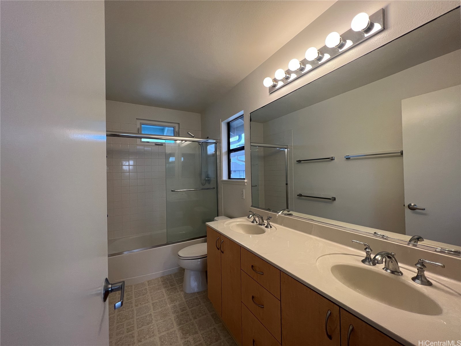95-208 Mahelu Place