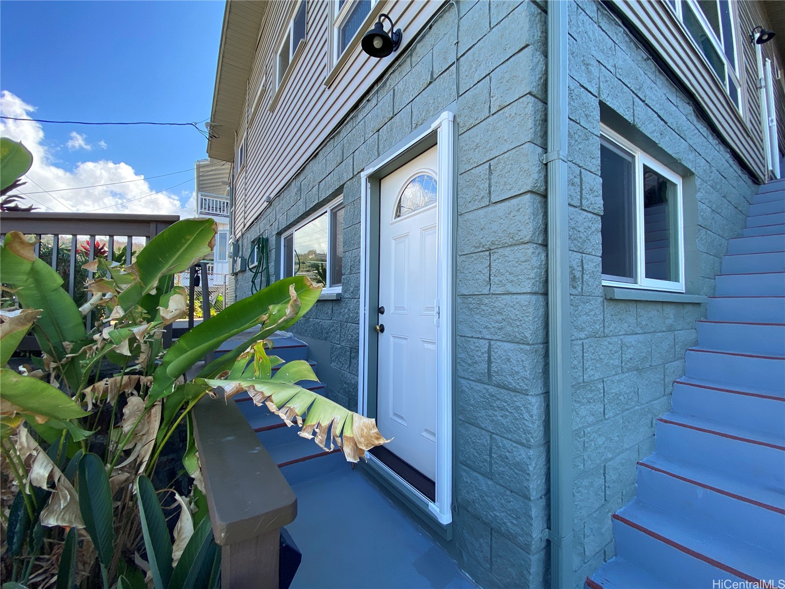1905 Naio Street 1