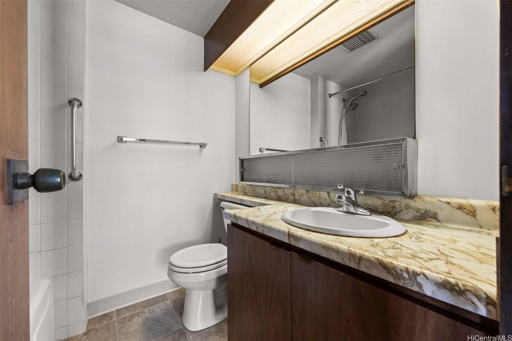 1621 Date Street 1001