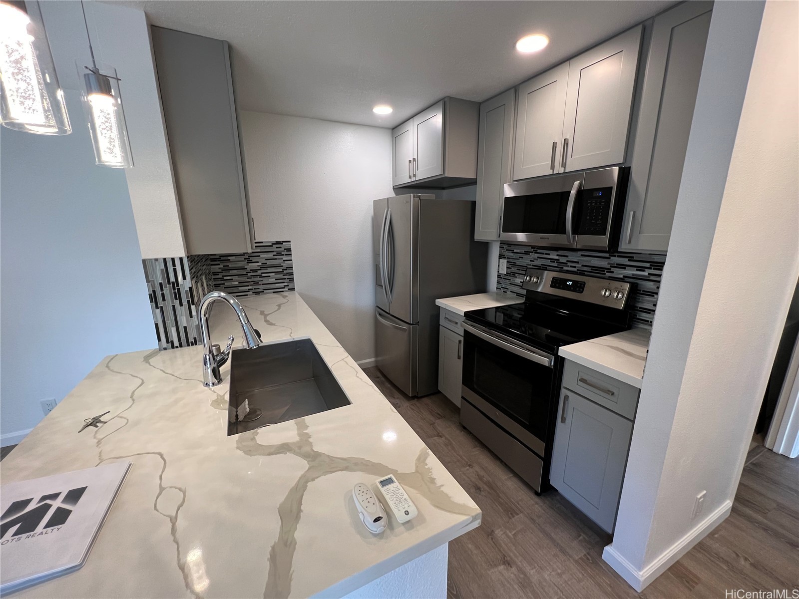 95-510 Wikao Street M106