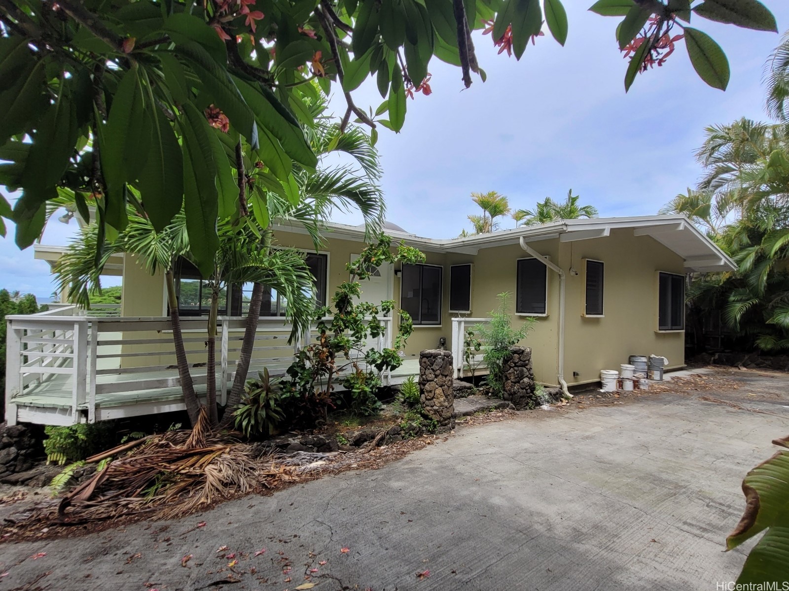 1069 Aalapapa Drive Upper
