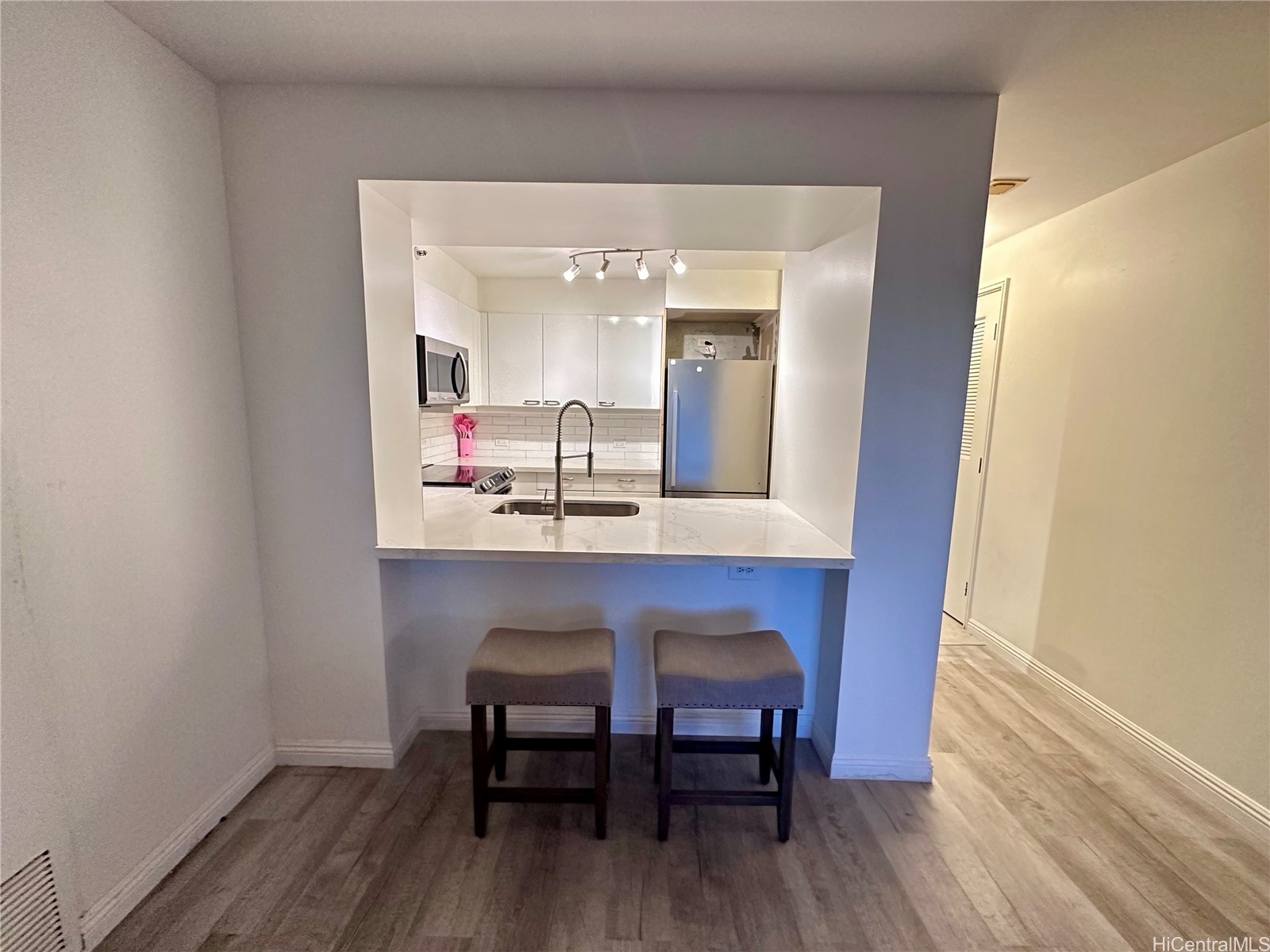 415 South Street 302