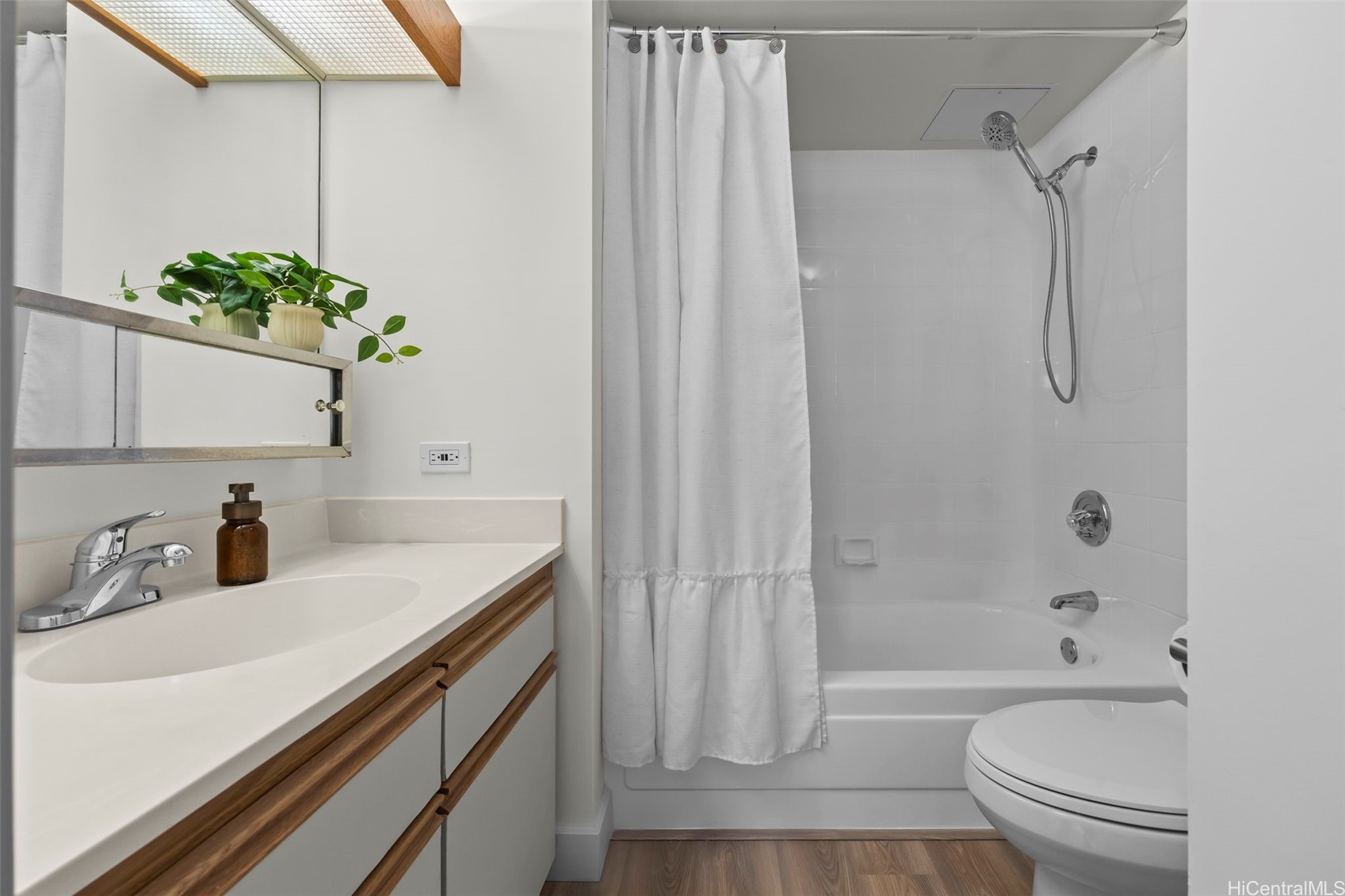 876 Curtis Street Unit: 96813