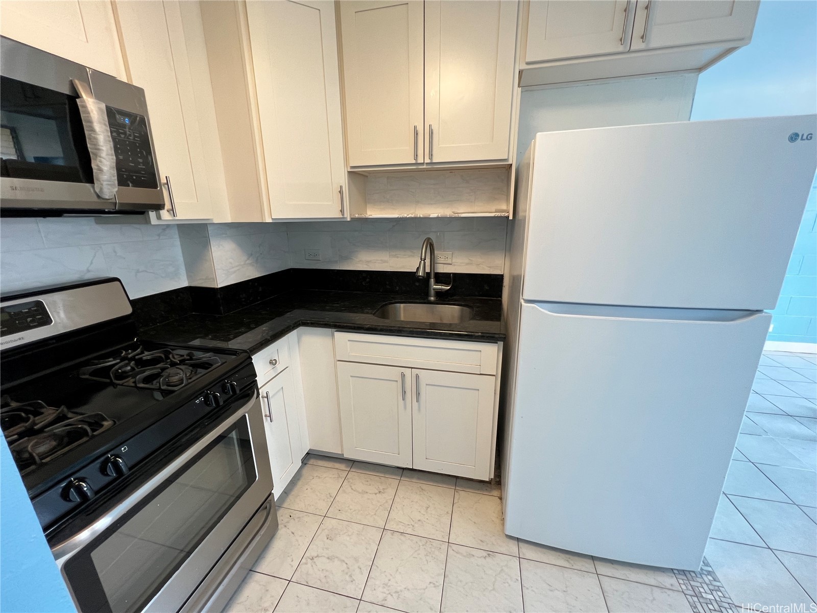 2120 Fern Street 203
