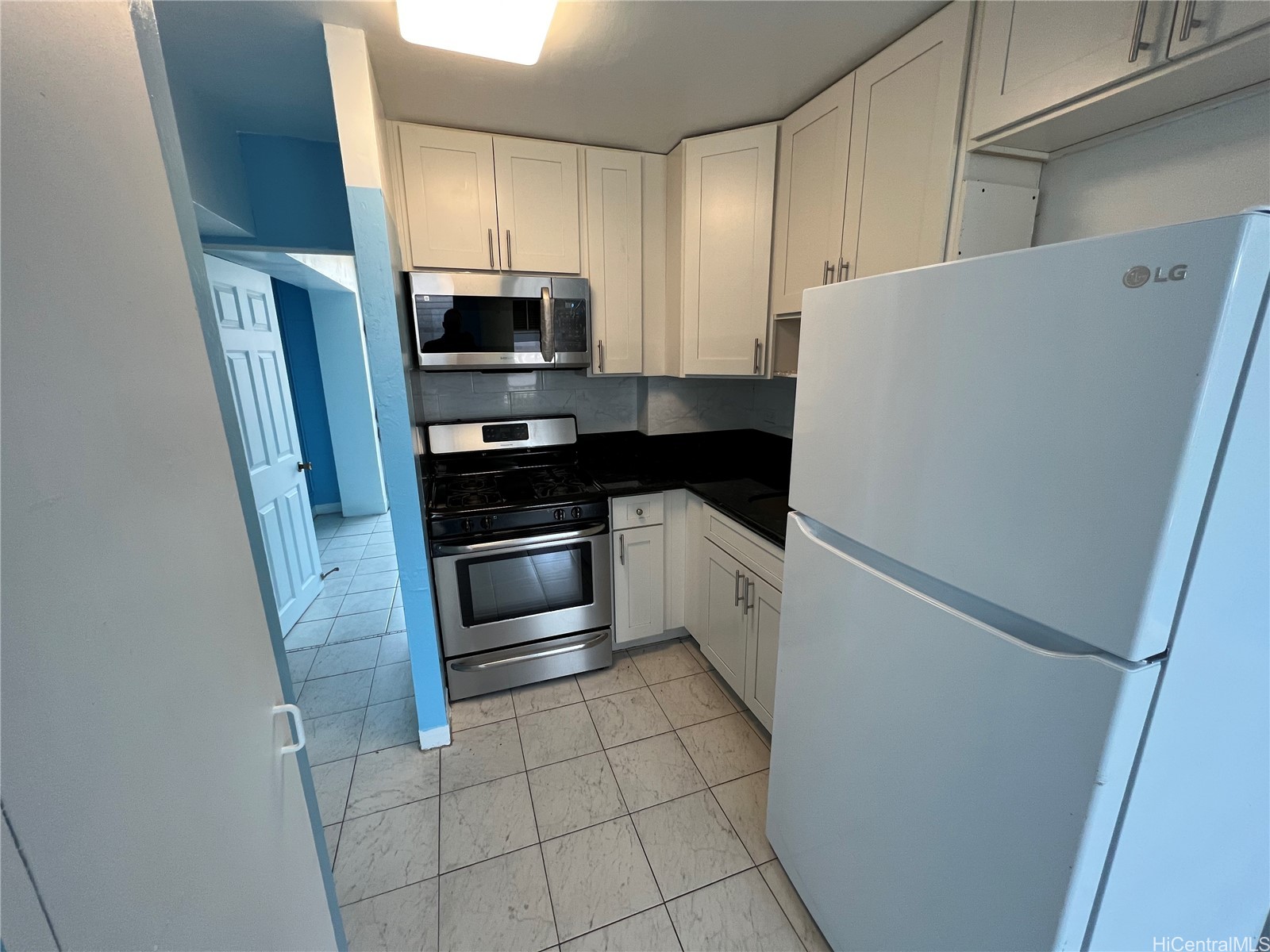 2120 Fern Street 203