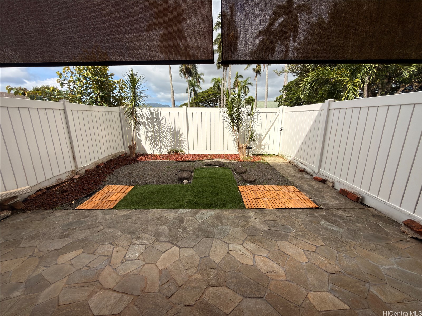 95-350 Mahapili Court 148