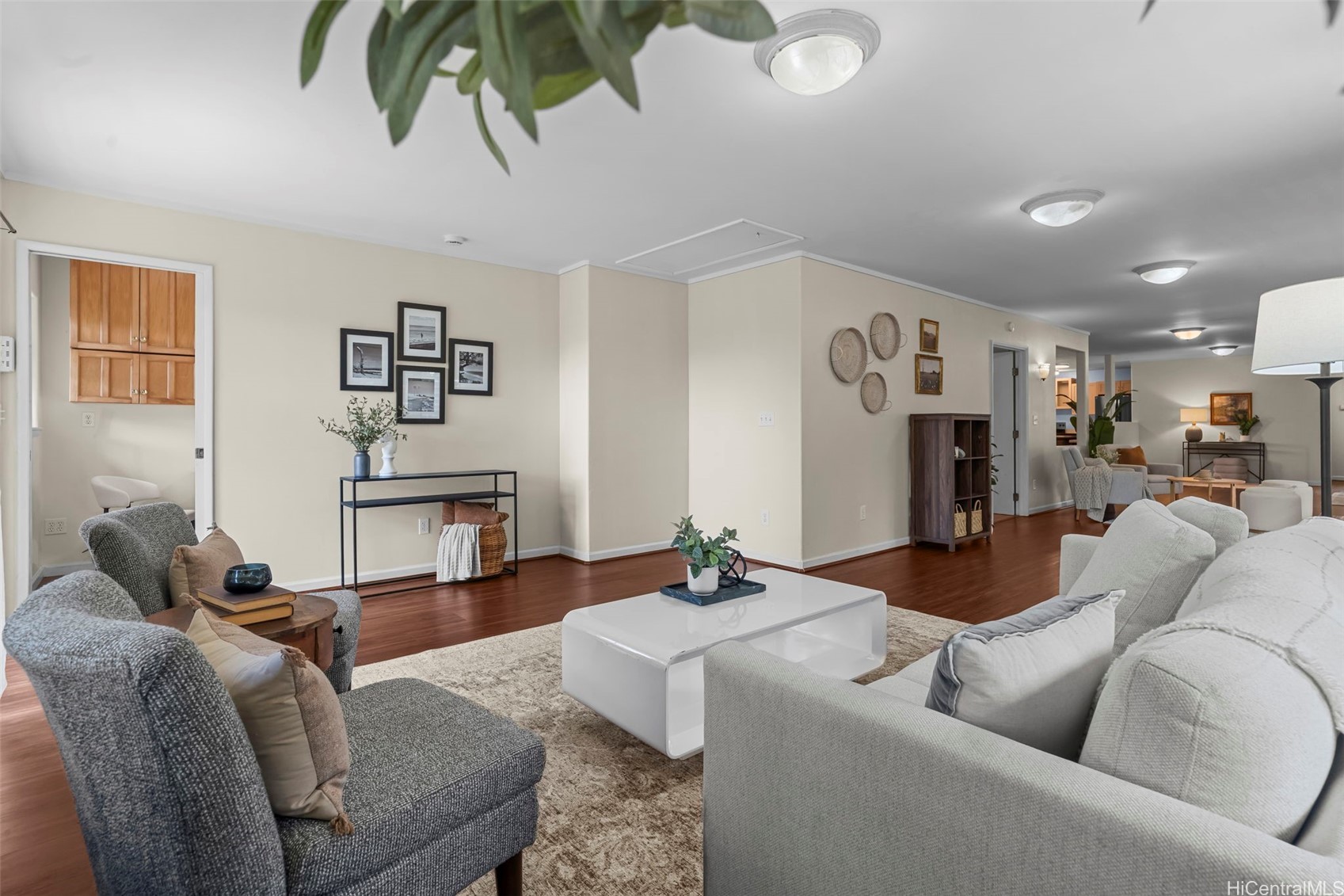 11 Haumalu Place