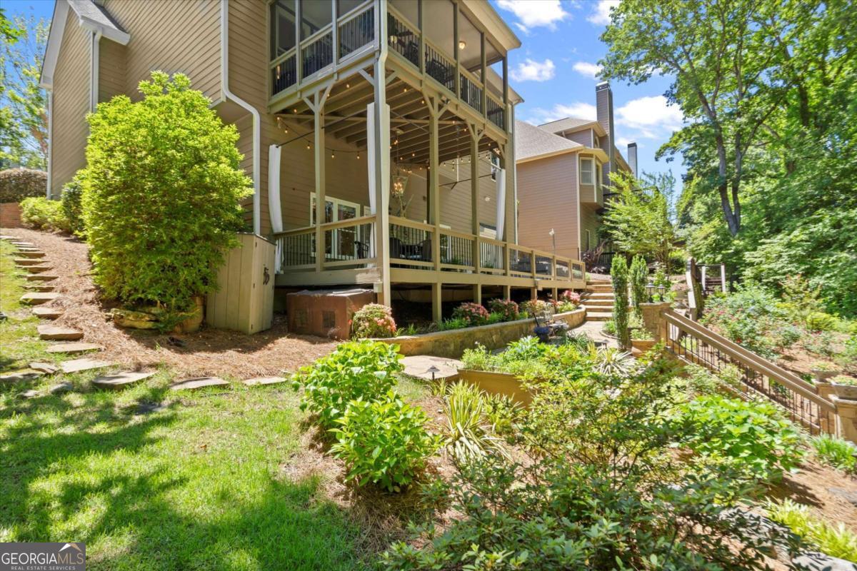 580 Washington Way