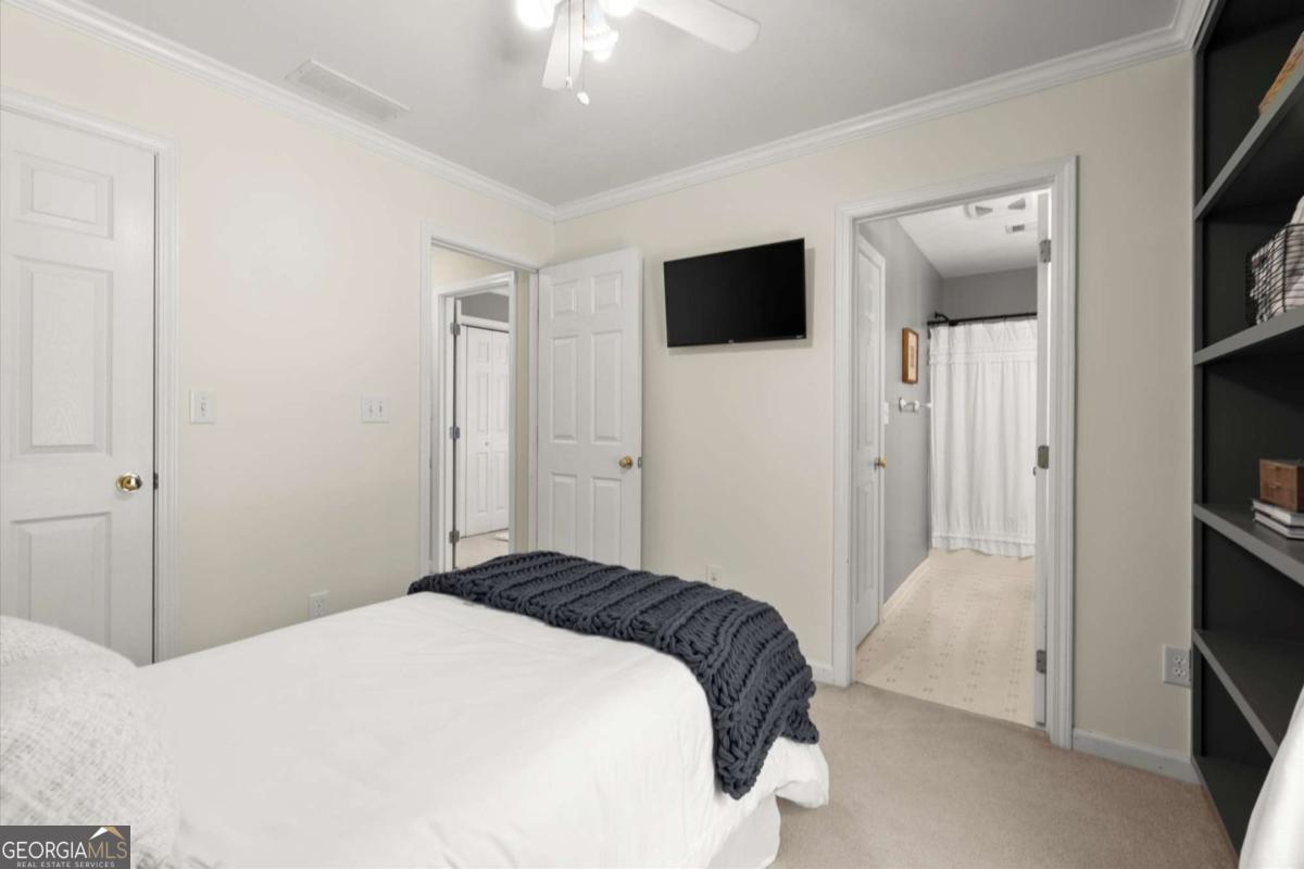 313 Thorntree Lane