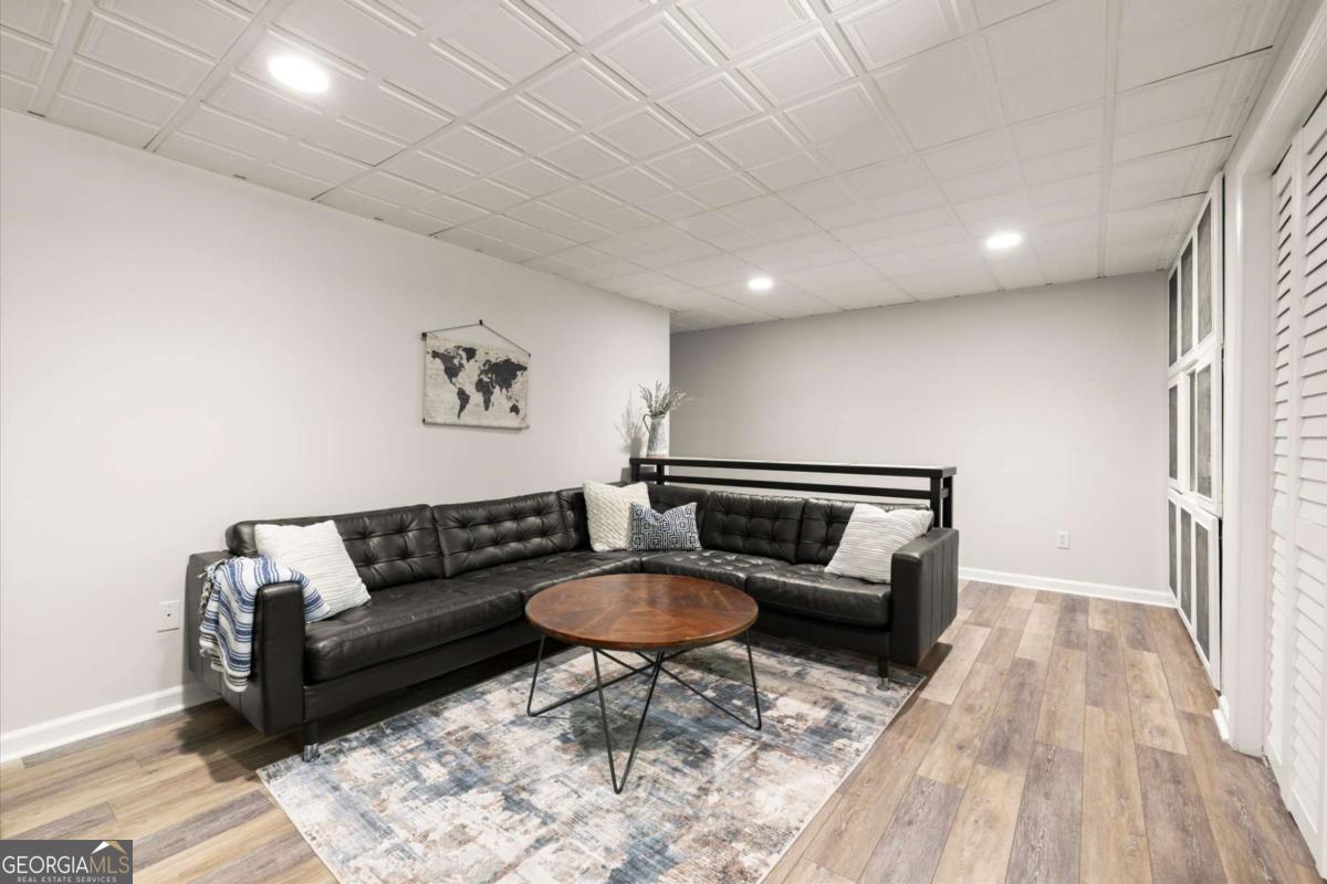 313 Thorntree Lane