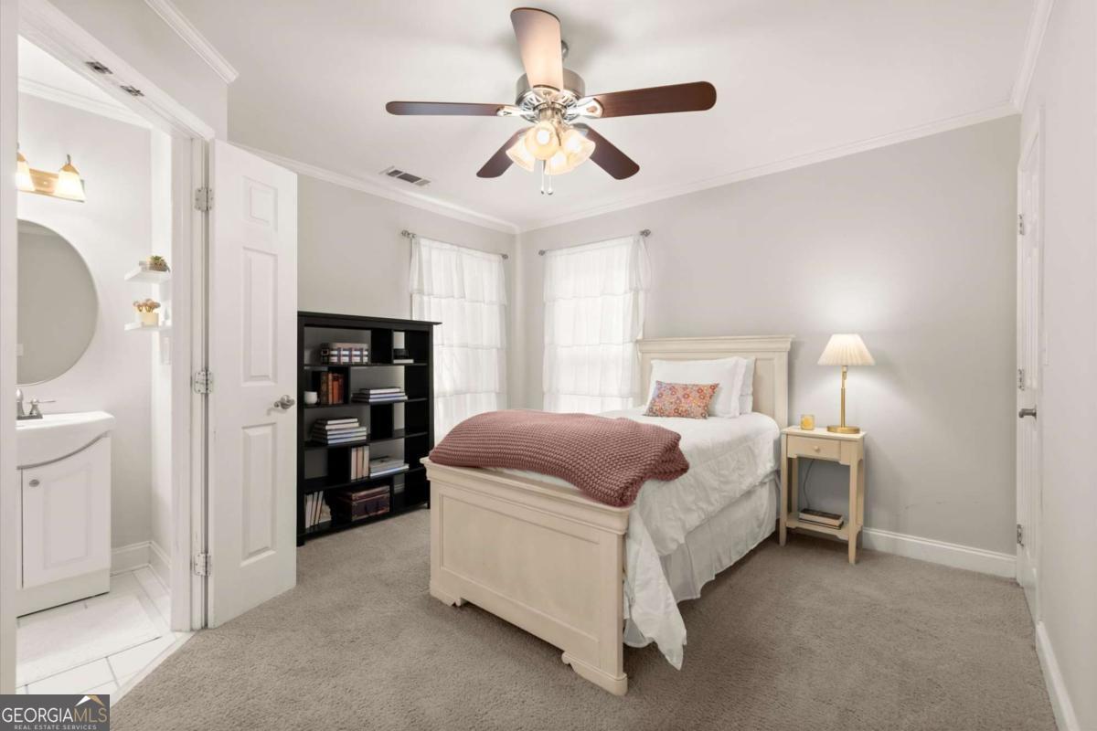313 Thorntree Lane