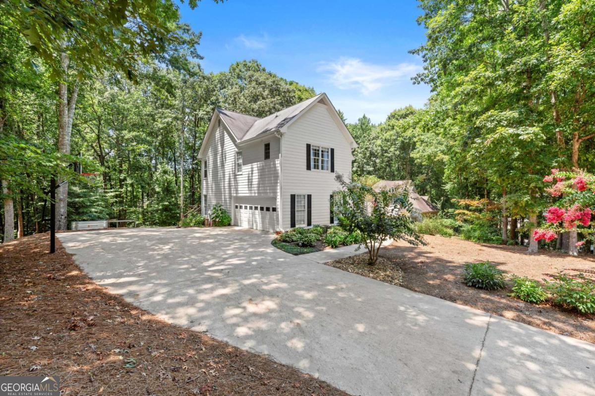 313 Thorntree Lane