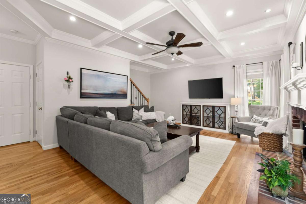 313 Thorntree Lane