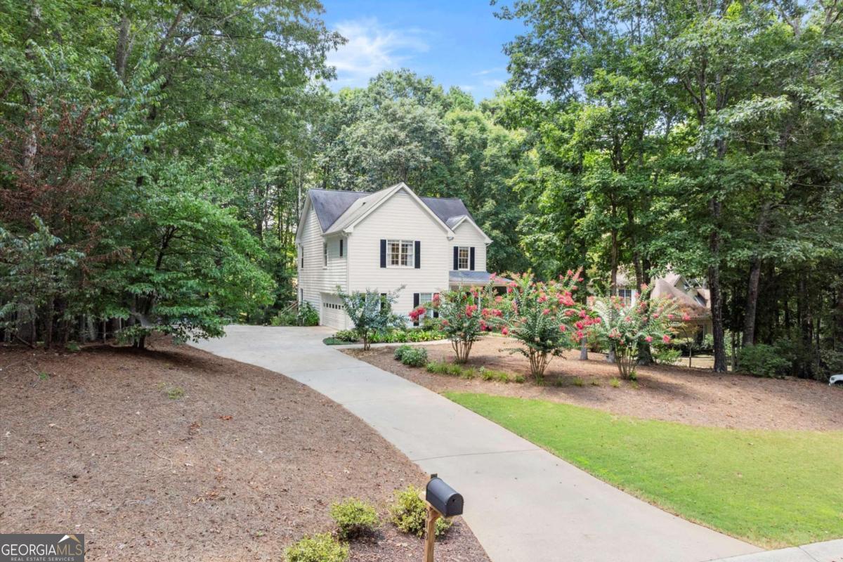 313 Thorntree Lane
