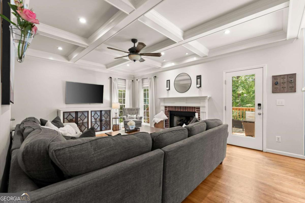 313 Thorntree Lane