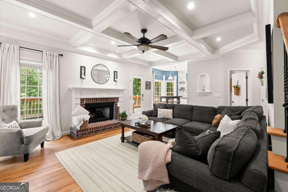 313 Thorntree Lane