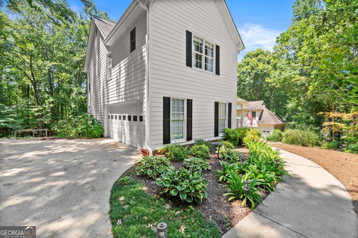 313 Thorntree Lane
