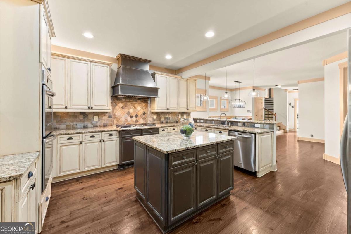 487 Carmichael Circle