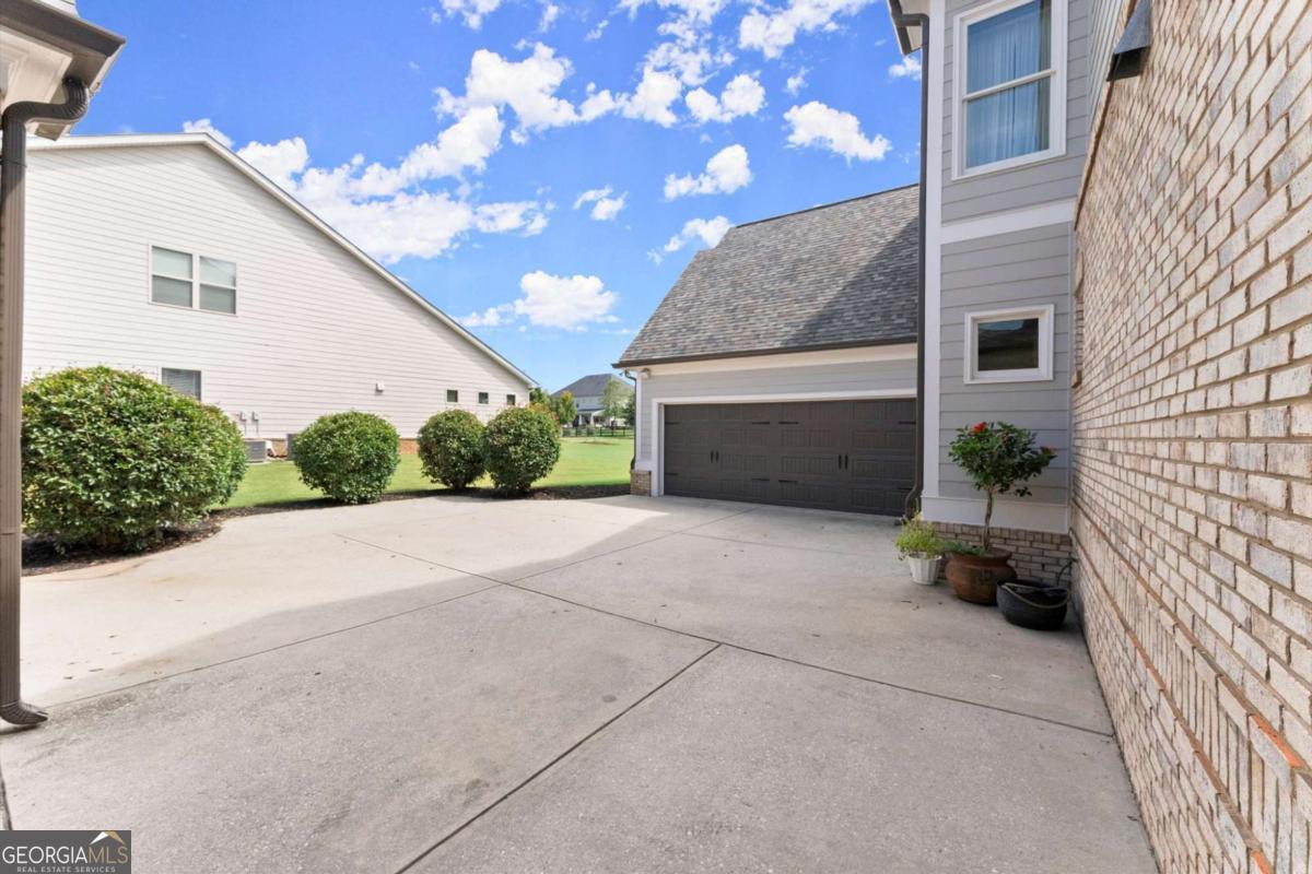 487 Carmichael Circle