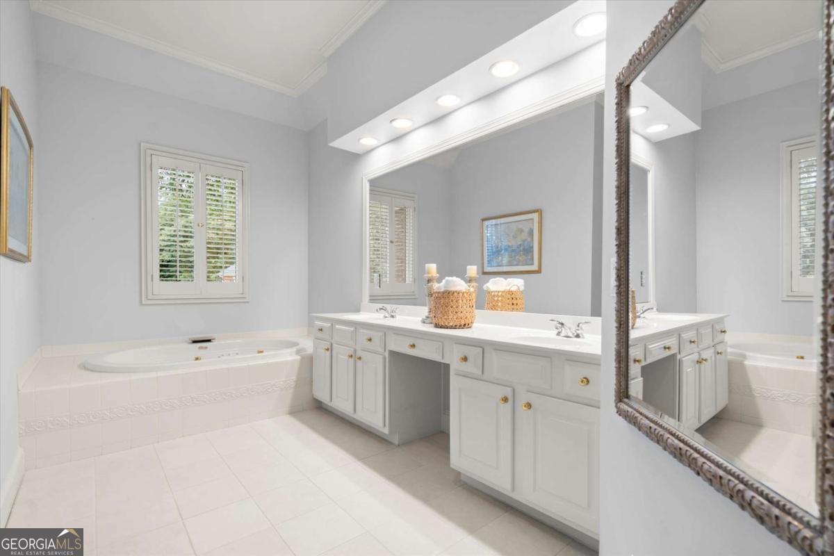 201 Devonshire Court