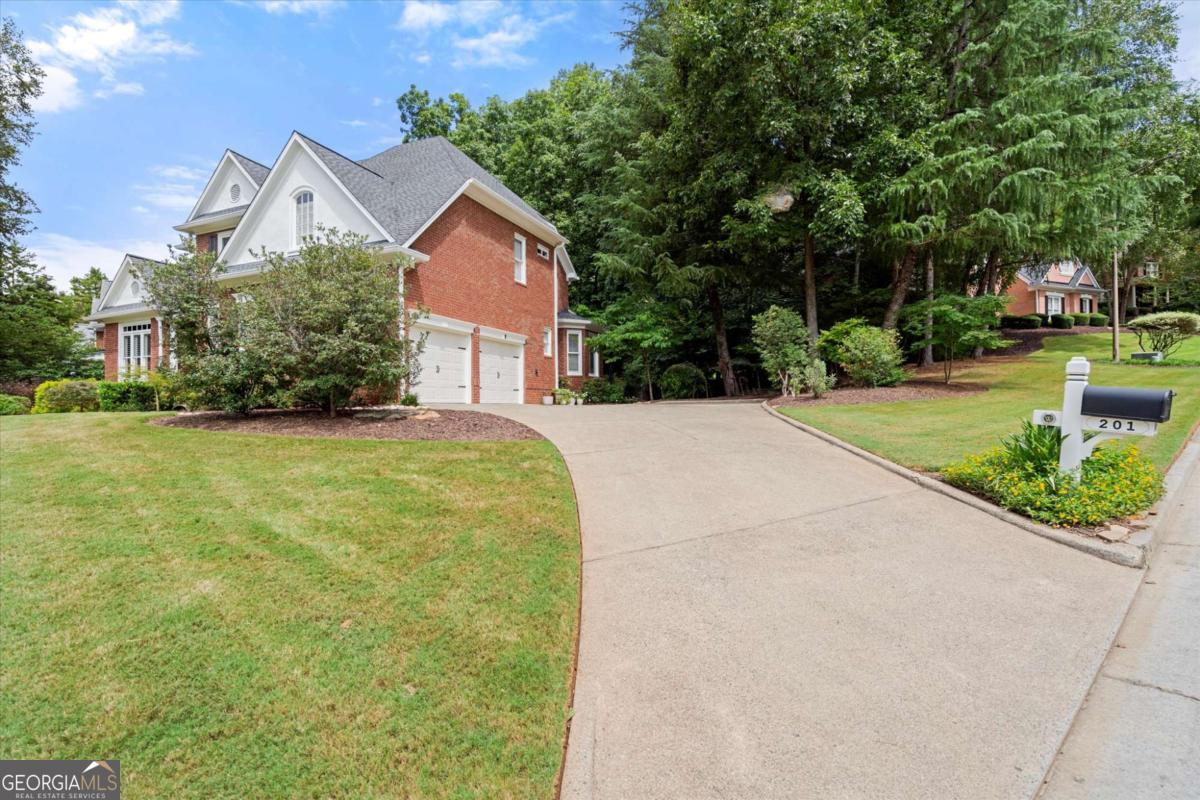 201 Devonshire Court