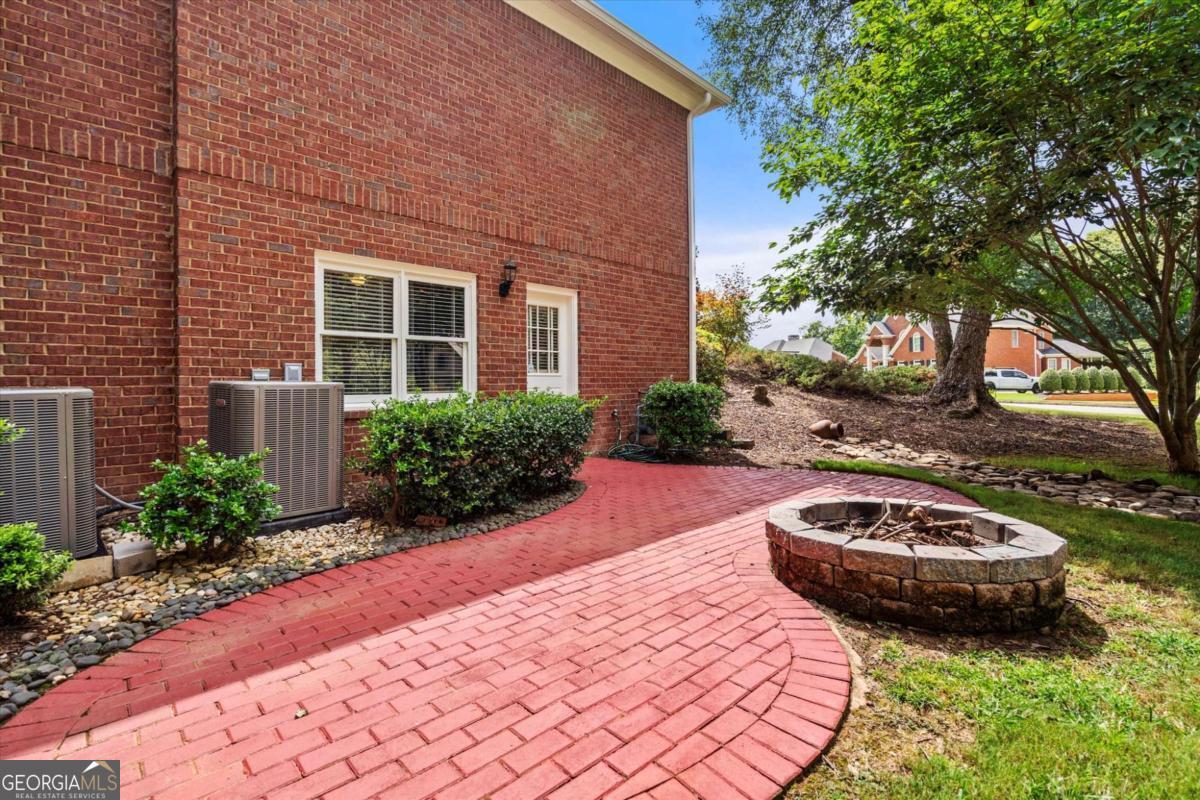 201 Devonshire Court