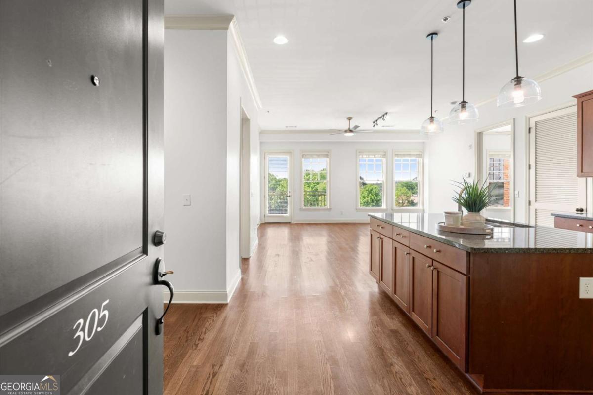 360 Chambers Street # 305