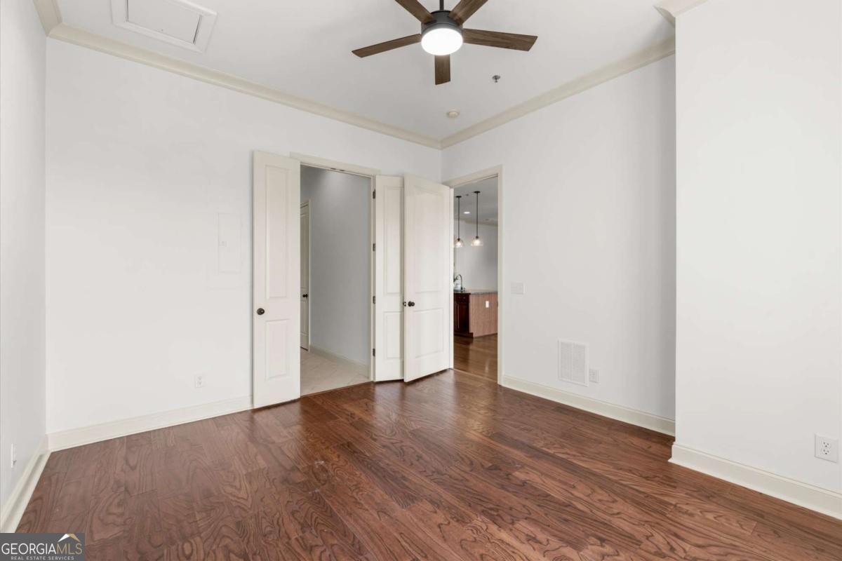 360 Chambers Street # 305